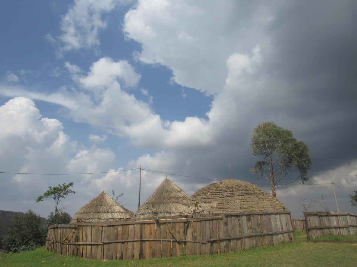 Kitabi Ecocenter Hotel Gabegi ภายนอก รูปภาพ