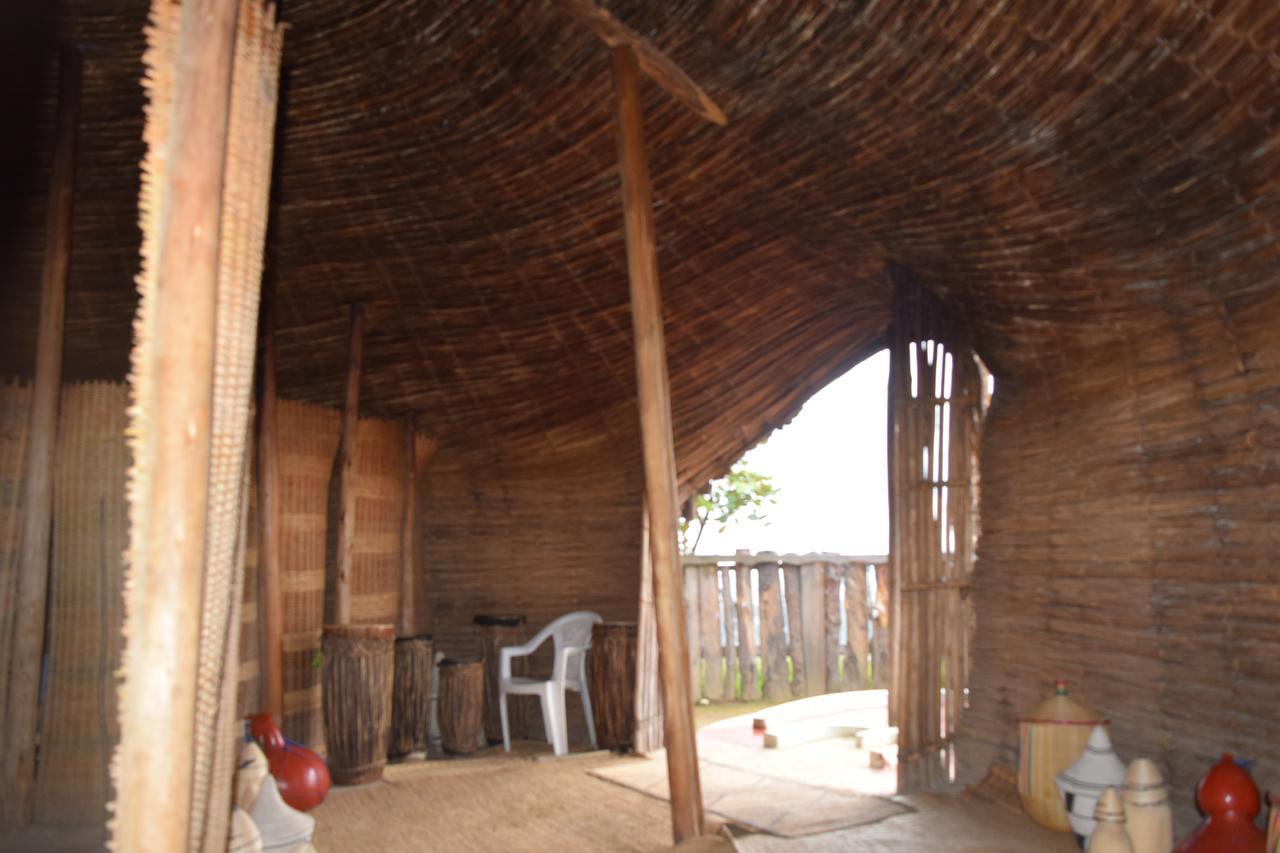 Kitabi Ecocenter Hotel Gabegi ภายนอก รูปภาพ